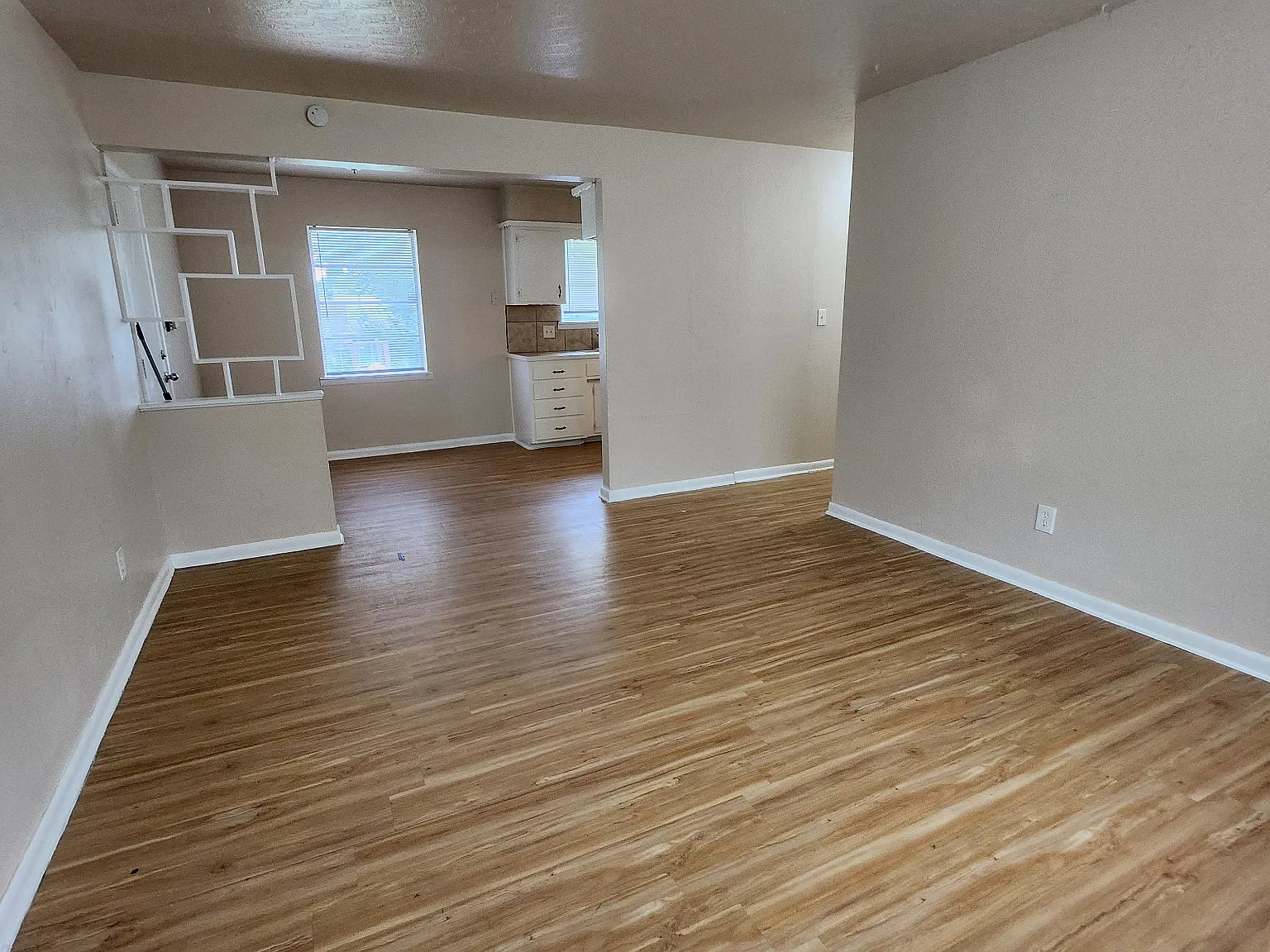 729 Hedge Drive - 1 — Photo 3