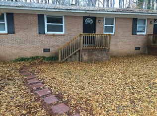 30 Maple Ln, Travelers Rest, SC 29690