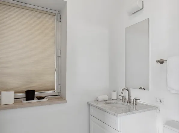 515 Park Avenue image 14 of 15