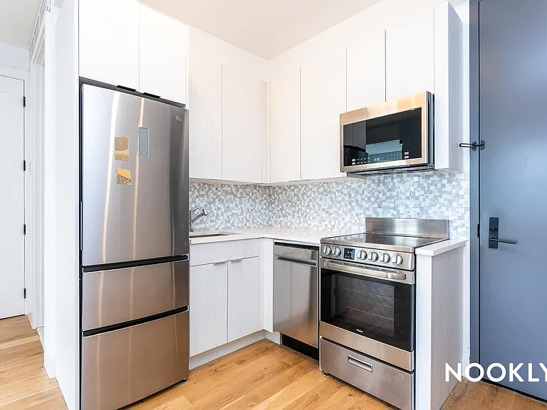 849 De Kalb Ave #2B — Photo 2