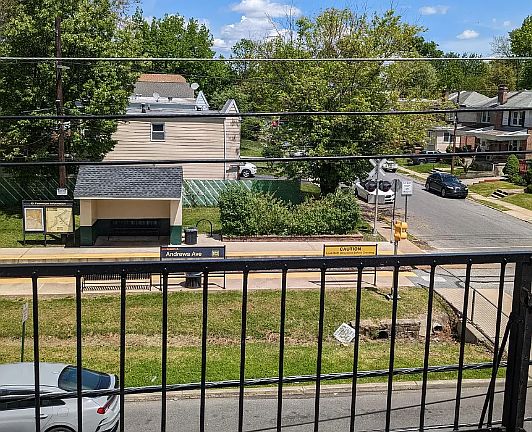 2nd image of 1001 Andrews Ave #2