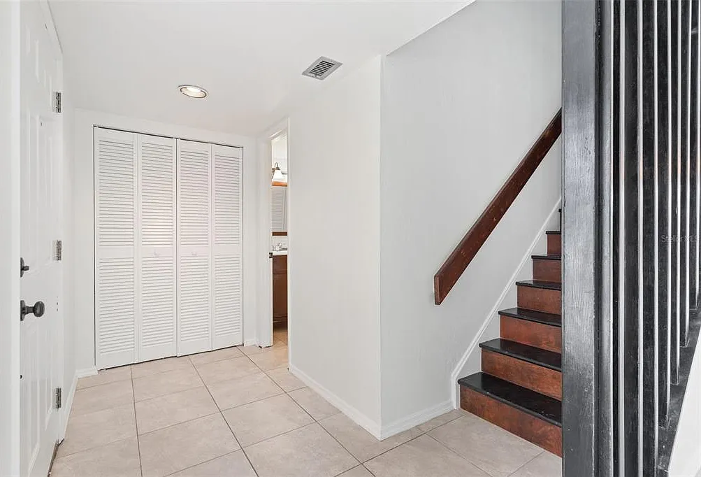 4 bed, 2.5 bath, 1730 sqft, $2,000 — Photo 2