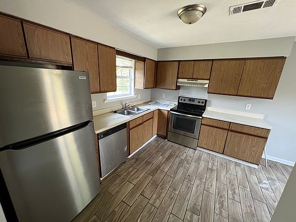 4th image of 552 Timber Ridge Ct