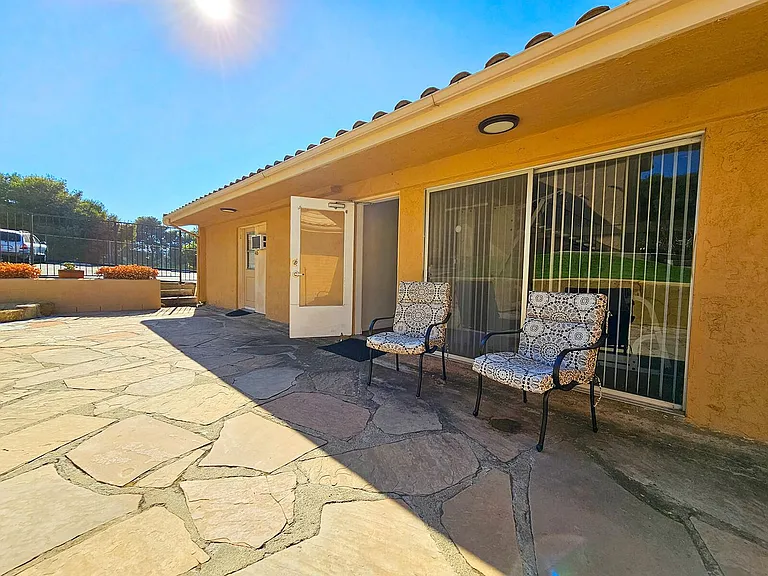 Lake Meadows Apartments — Photo 31