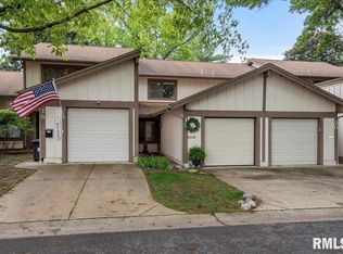 18 Redwood Ln #101, Springfield, IL 62704