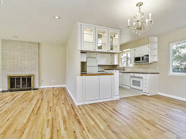 17880 NW Tillamook Dr — Photo 3