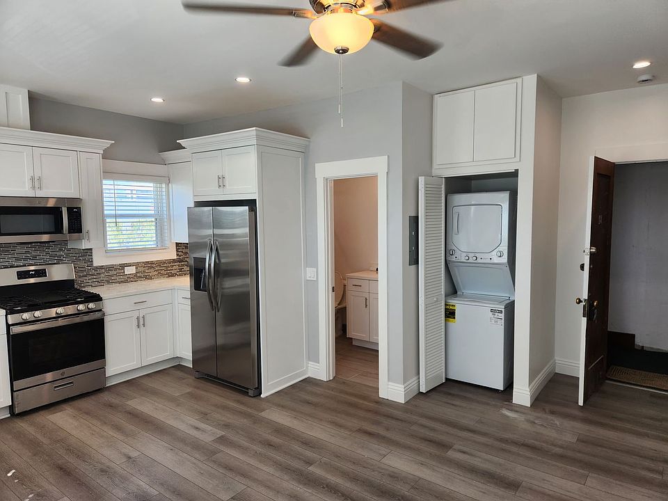 1st image of 302 Thorn St APT 18