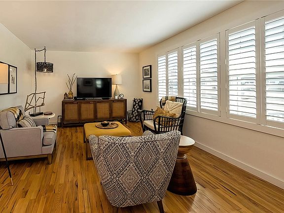 5th image of 3002 Berkeley Rd