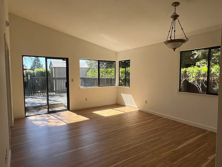 2200 Forsythia Way — Photo 10