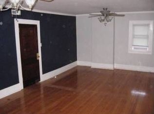 1048 35th St, Des Moines, IA 50311