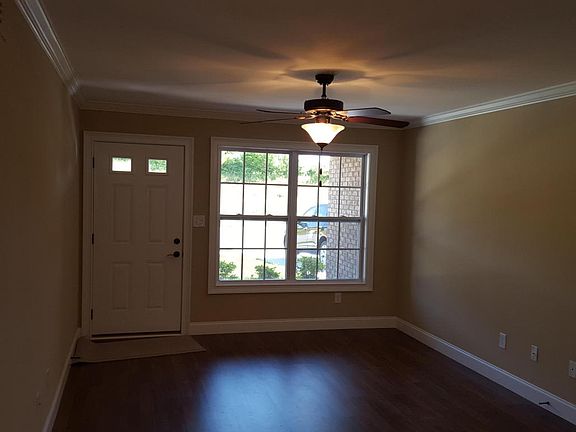 3rd image of 2752 Waters Place Dr