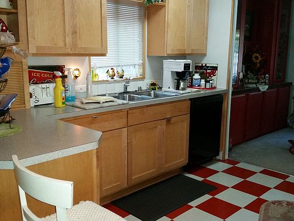 3rd image of 112 Dougan Falls Ln