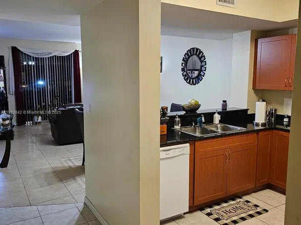 8440 SW 8th St APT 210A, Miami, FL 33144