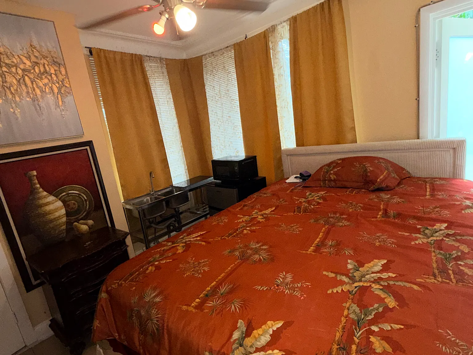 Studio, $1,100 — Photo 2