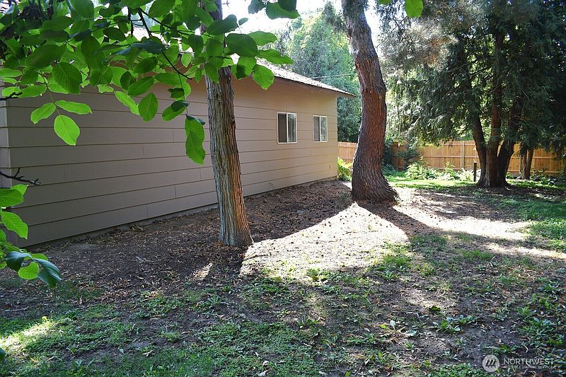 2nd image of 121 Chateau Lane