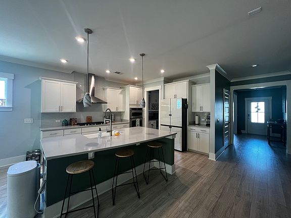 5th image of 803 Danner Dr