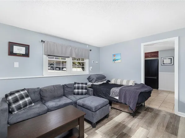 4080 Post Rd APT 1, Warwick, RI 02886