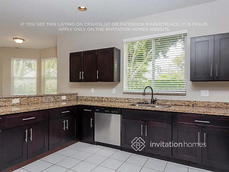 7729 Cedar Hurst Ct — Photo 6