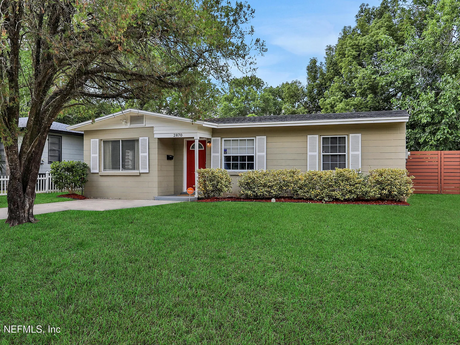 3 bed, 2.0 bath, 1119 sqft, $2,000 — Photo 3