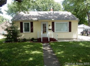 1015 W Franklin St, Taylorville, IL 62568