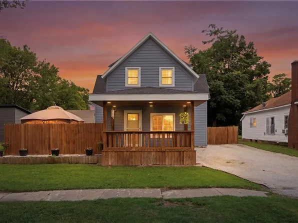 226 N 8th St, Fredonia, KS 66736