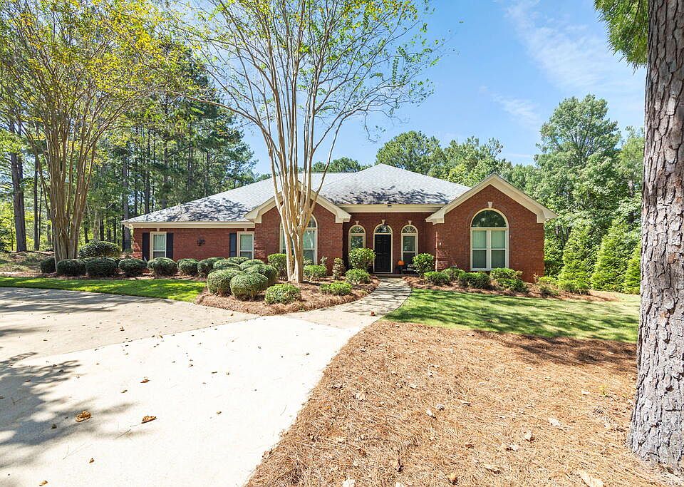 1st image of 8801 Greenleaf Dr