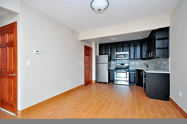 Rented by SRG Real Estate Inc.  | media 14