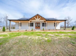 1030 Robbins Rd, Collinwood, TN 38450