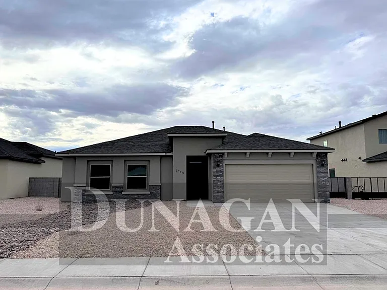 3723 Sapphire Dr — Photo 1