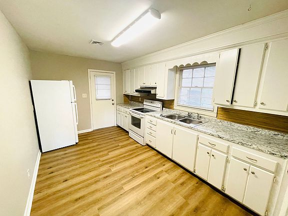 5th image of 3 Mimosa Dr