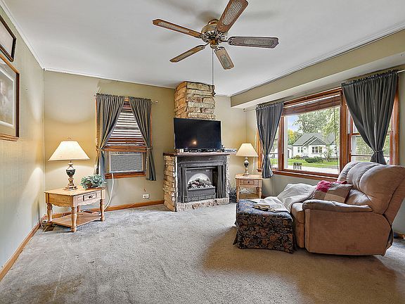 4th image of 9716 Normandy Ave