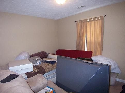 5th image of 3894 Chenango Pl