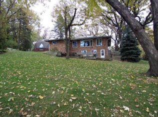 3213 Ridgewood Rd, Arden Hills, MN 55112