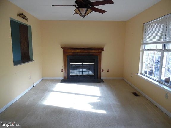 4th image of 111 Redmile Ct