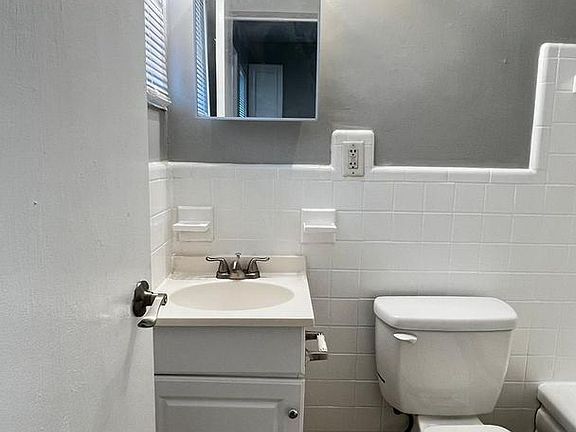 4th image of 1101 16th St N #11651502