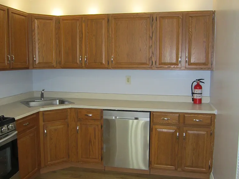 92 Versailles Ct — Photo 8