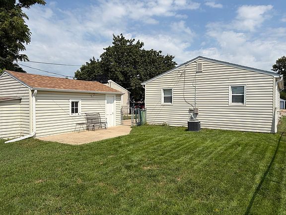 4th image of 4612 S 63rd St