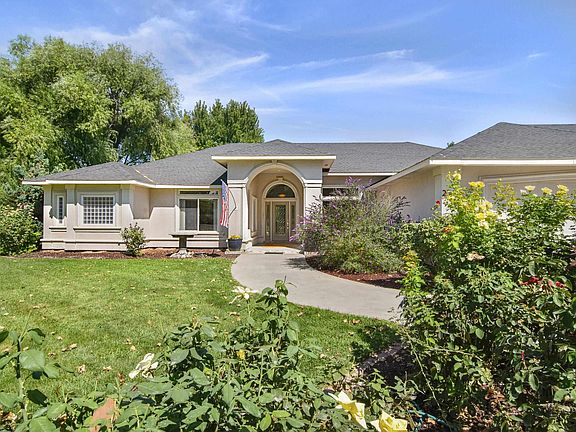 3rd image of 2060 Shelley Dr