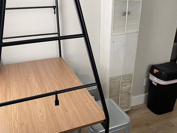 5th image of 1119A E Walworth St #1119A
