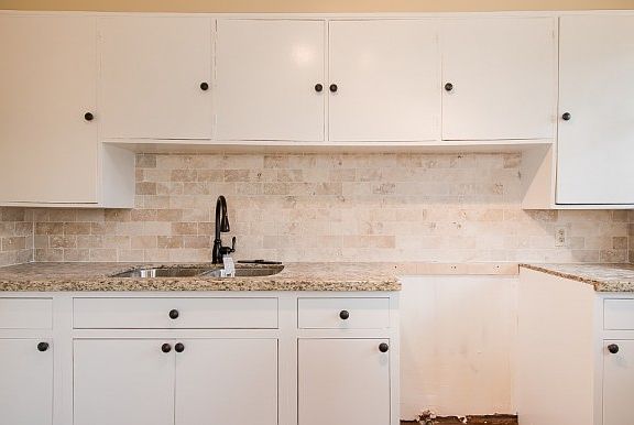 2nd image of 2105 S College Ave APT 5