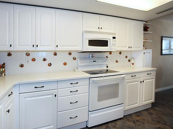 5th image of 4 Oceans West Blvd APT 806D