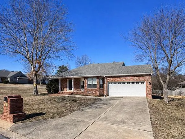 1 Zircon Dr, Maumelle, AR 72113