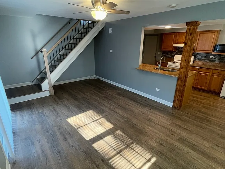 1202 Spur Ct — Photo 4