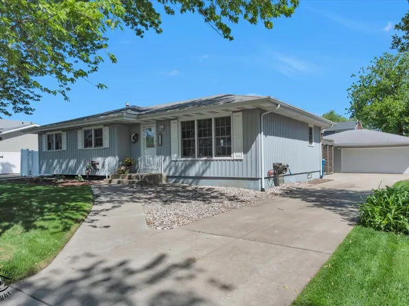 934 Windsor Ln, Dyer, IN 46311