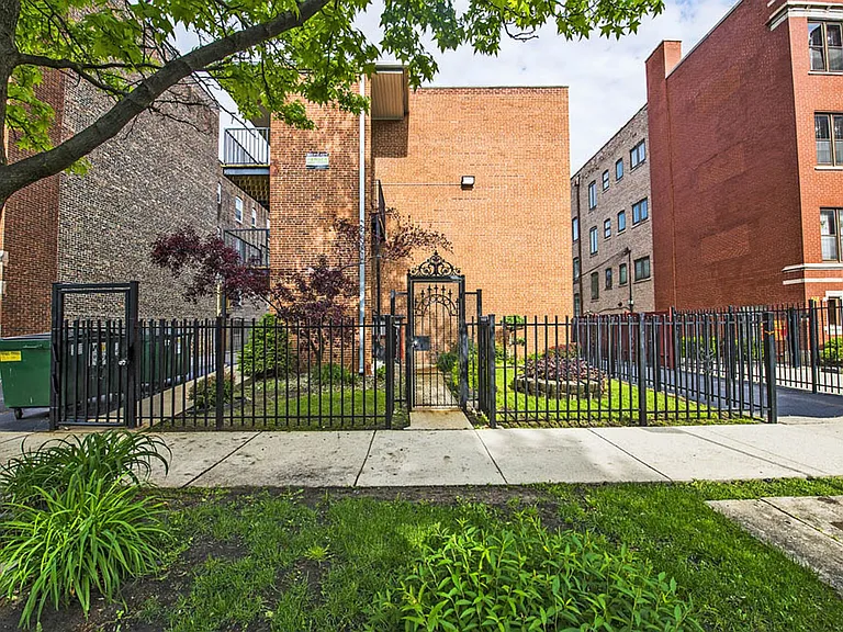 6832 S Crandon — Photo 18