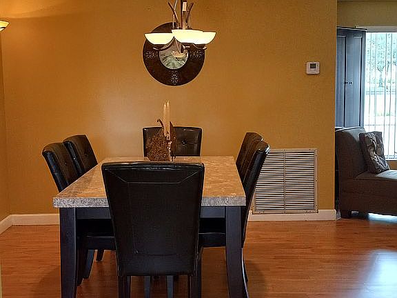 4th image of 527 Ramblewood Dr