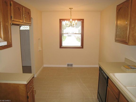 4th image of 3100 Liggett Dr