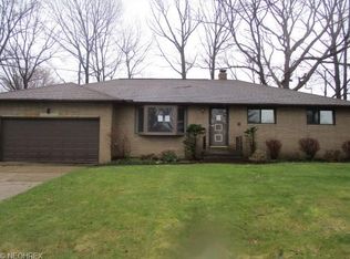 6141 Cabrini Ln, Seven Hills, OH 44131