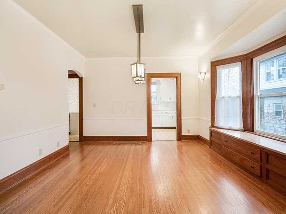 5th image of 133 Clinton Heights Ave