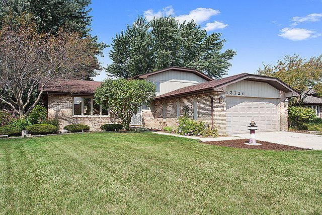 1st image of 13724 W Ironwood Cir
